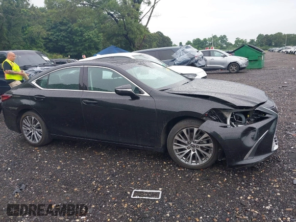 2020 Lexus ES 350 with VIN 58ADZ1B17LU054898, listed as a IAAI auction lot 42673828 with 17,996 mi miles and . Bid and sale history available at DreamBid. Image 13.