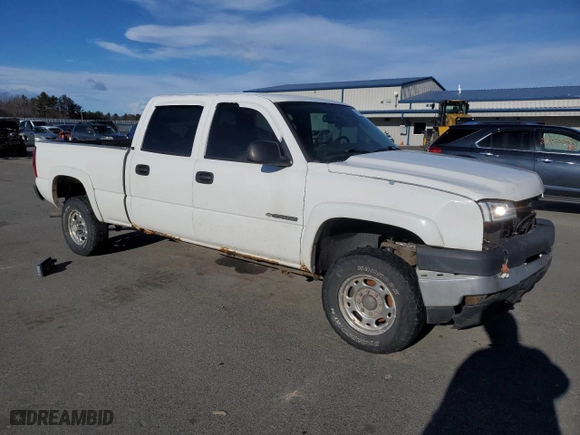 2006 Chevrolet Silverado 2500HD LT2 with VIN 1GCHK23U96F124393, listed as a Copart auction lot 86348034 with 180,900 mi miles and Salvage Title. Bid and sale history available at carsss.com. Image 4.