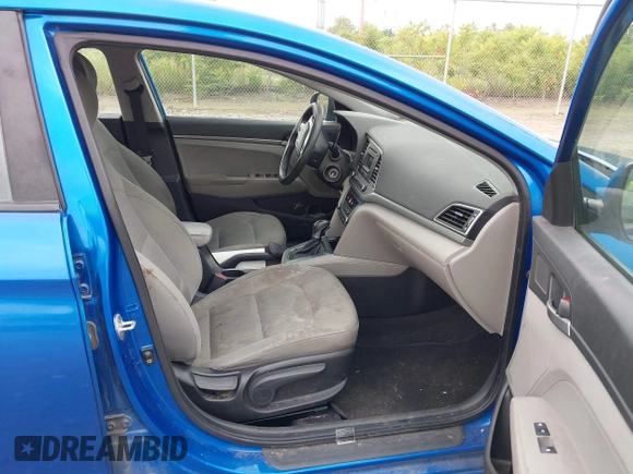 2017 Hyundai Elantra SE z VIN KMHD74LF0HU071915, wystawiony jako IAAI lot #42527992 z przebiegiem 148 885 mil mil oraz . Historia ofert i sprzedaży dostępna na DreamBid. Obrazek 5.