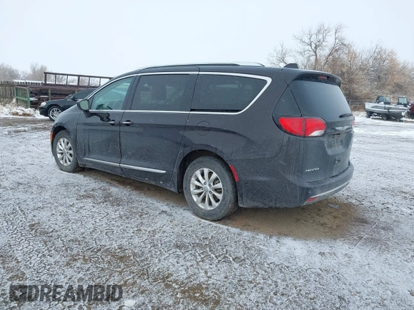 2018 Chrysler Pacifica Touring L Plus z VIN 2C4RC1EGXJR261251, wystawiony jako IAAI lot #41180745 z przebiegiem 82 548 mil mil oraz . Historia ofert i sprzedaży dostępna na DreamBid. Obrazek 3.