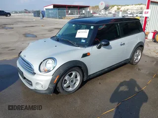 2011 MINI Clubman z VIN WMWZF3C59BT188367, wystawiony jako IAAI lot #40755351 z przebiegiem 122 023 mil mil oraz . Historia ofert i sprzedaży dostępna na DreamBid. Obrazek 19.