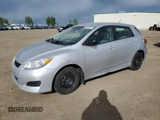 2011 Toyota Matrix z VIN 2T1KU4EE1BC672859, wystawiony jako Copart lot #59369125 z przebiegiem 258 144 mil mil oraz Szkoda całkowita • Salvage title. Historia ofert i sprzedaży dostępna na DreamBid. Obrazek 1.