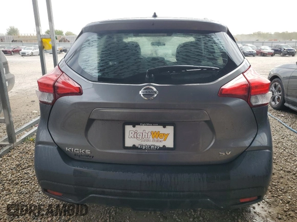 2019 Nissan Kicks SV z VIN 3N1CP5CU8KL495433, wystawiony jako Copart lot #53341965 z przebiegiem 95 697 mil mil oraz Czysty tytuł • Clean title. Historia ofert i sprzedaży dostępna na DreamBid. Obrazek 6.