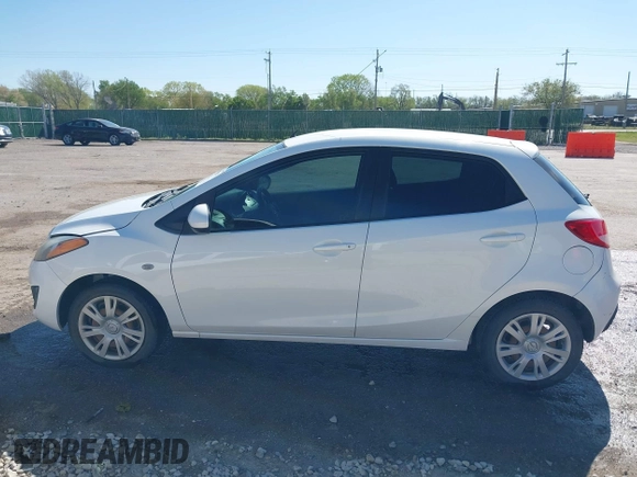 2014 Mazda 2 Sport with VIN JM1DE1KY0E0175562, listed as a IAAI auction lot 42023803 with 247,411 mi miles and . Bid and sale history available at carsss.com. Image 14.