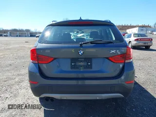 2015 BMW X1 xDrive28i with VIN WBAVL1C59FVY25442, listed as a IAAI auction lot 41854794 with 98,432 mi miles. Bid and sale history available at carsss.com. Image 16.