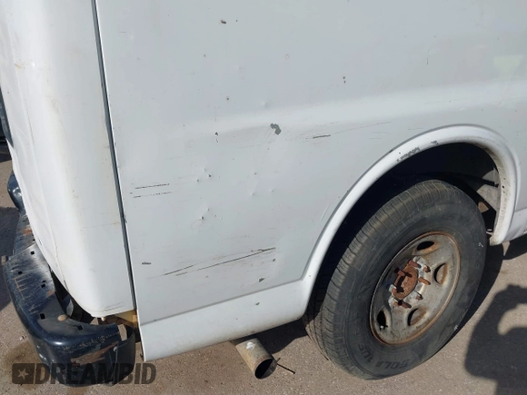 2008 Chevrolet Express Cargo Van with VIN 1GCGG25C181125426, listed as a IAAI auction lot 41726393 with 271,384 mi miles. Bid and sale history available at carsss.com. Image 15.