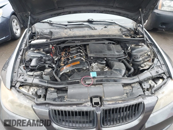2007 BMW 3 Series 335i with VIN WBAVB73527PA87305, listed as a IAAI auction lot 41277204 with 107,699 mi miles. Bid and sale history available at carsss.com. Image 10.