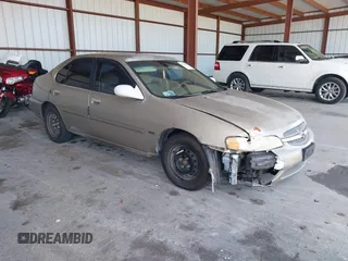 2001 Nissan Altima GXE z VIN 1N4DL01D11C140459, wystawiony jako IAAI lot #42268319 z przebiegiem 90 378 mil mil oraz . Historia ofert i sprzedaży dostępna na DreamBid. Obrazek 1.