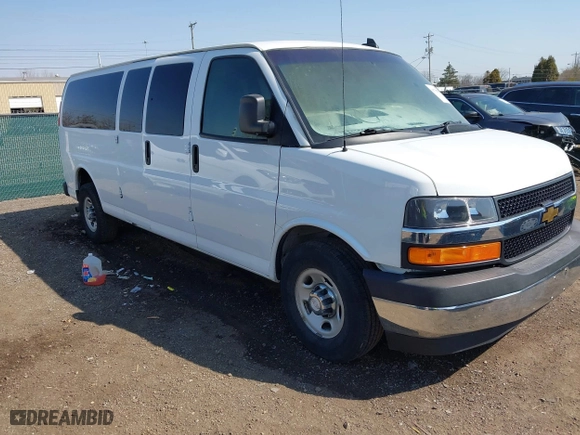 2017 Chevrolet Express Passenger LT with VIN 1GAZGPFFXH1206108, listed as a IAAI auction lot 41758750 with 320,138 mi miles. Bid and sale history available at carsss.com. Image 1.