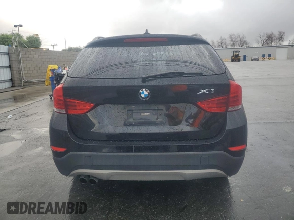 2015 BMW X1 sDrive28i with VIN WBAVM1C55FVW56937, listed as a Copart auction lot 45050785 with 77,736 mi miles and Salvage Title. Bid and sale history available at carsss.com. Image 6.