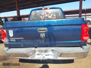 2006 Dodge Dakota SLT with VIN 1D7HE48KX6S583200, listed as a IAAI auction lot 41504323 with 186,808 mi miles. Bid and sale history available at carsss.com. Image 16.