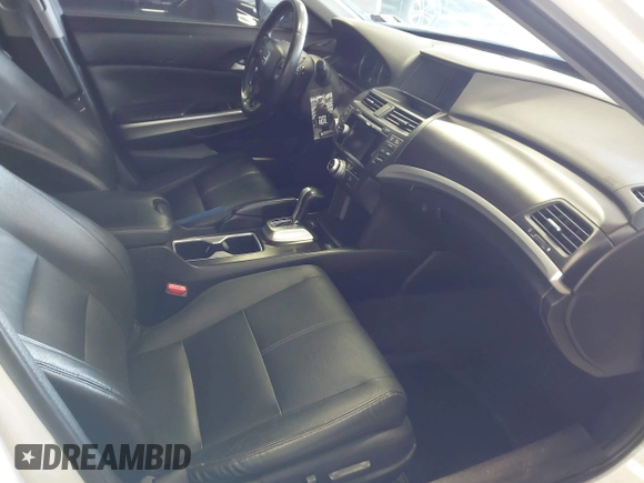 2014 Honda Crosstour EX-L z VIN 5J6TF2H58EL002246, wystawiony jako IAAI lot #42086143 z przebiegiem 70 986 mil mil oraz . Historia ofert i sprzedaży dostępna na DreamBid. Obrazek 5.