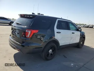 2017 Ford Police Interceptor Utility с VIN 1FM5K8AR3HGC34773, выставлен на аукционе Copart как лот 61687625 с пробегом Не указан миль и Чистый • Clean title. История ставок и продаж доступна на DreamBid. Изображение 3.