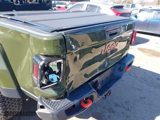 2022 Jeep Gladiator Mojave with VIN 1C6JJTEG5NL110886, listed as a IAAI auction lot 41410576 with 44,307 mi miles. Bid and sale history available at carsss.com. Image 6.
