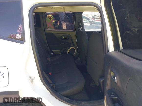 2017 Jeep Renegade Latitude with VIN ZACCJBBB8HPG52343, listed as a IAAI auction lot 42358909 with 101,348 mi miles and . Bid and sale history available at DreamBid. Image 8.