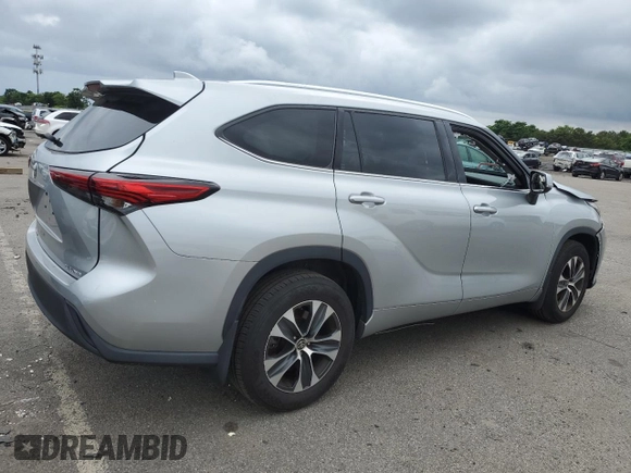 2021 Toyota Highlander XLE with VIN 5TDGZRBH3MS544801, listed as a Copart auction lot 63478355 with 54,616 mi miles and Salvage title. Bid and sale history available at DreamBid. Image 3.