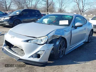 2013 Scion FR-S z VIN JF1ZNAA11D1716322, wystawiony jako IAAI lot #41321811 z przebiegiem 108 272 mil mil oraz . Historia ofert i sprzedaży dostępna na DreamBid. Obrazek 2.
