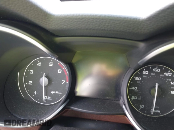 2018 Alfa Romeo Stelvio z VIN ZASFAKAN1J7B89142, wystawiony jako IAAI lot #42192248 z przebiegiem Nie podano mil oraz . Historia ofert i sprzedaży dostępna na DreamBid. Obrazek 7.