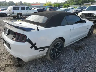 2014 Ford Mustang GT z VIN 1ZVBP8FF4E5225687, wystawiony jako Copart lot #60456165 z przebiegiem 203 180 mil mil oraz Czysty tytuł • Clean title. Historia ofert i sprzedaży dostępna na DreamBid. Obrazek 3.