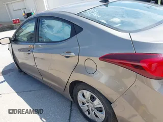 2016 Hyundai Elantra SE z VIN 5NPDH4AE9GH793064, wystawiony jako IAAI lot #42506773 z przebiegiem 112 082 mil mil oraz . Historia ofert i sprzedaży dostępna na DreamBid. Obrazek 15.