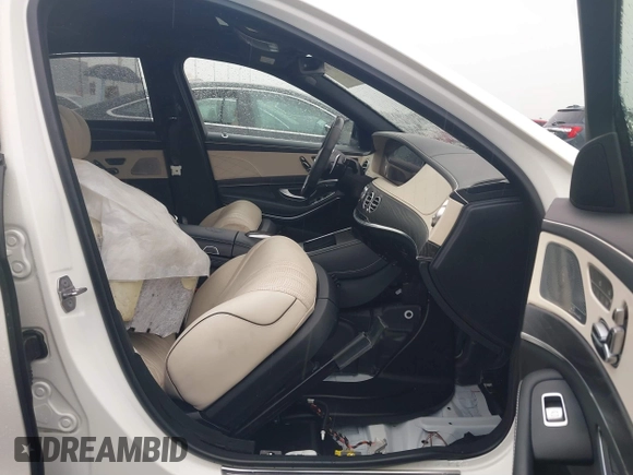2019 Mercedes-Benz S 63 AMG with VIN WDDUG8JB6KA431294, listed as a IAAI auction lot 39937678 with 84,682 mi miles and . Bid and sale history available at DreamBid. Image 5.