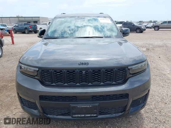 2023 Jeep Grand Cherokee Limited z VIN 1C4RJKBGXP8702638, wystawiony jako IAAI lot #42267224 z przebiegiem 26 372 mil mil oraz . Historia ofert i sprzedaży dostępna na DreamBid. Obrazek 6.