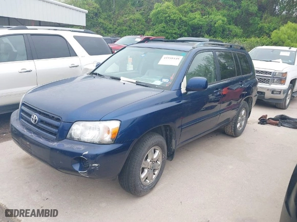 2006 Toyota Highlander w/3rd Row with VIN JTEDP21A860097338, listed as a IAAI auction lot 41958449 with 207,830 mi miles. Bid and sale history available at carsss.com. Image 2.