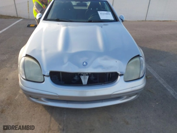2001 Mercedes-Benz SLK-Class Kompressor with VIN WDBKK49F71F187400, listed as a IAAI auction lot 41234092 with 168,219 mi miles. Bid and sale history available at carsss.com. Image 6.