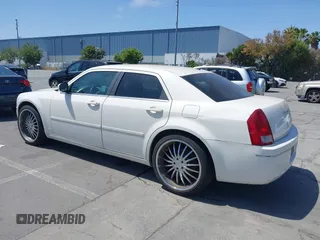 2006 Chrysler 300 Touring z VIN 2C3KA53G56H476717, wystawiony jako IAAI lot #42490325 z przebiegiem 170 171 mil mil oraz . Historia ofert i sprzedaży dostępna na DreamBid. Obrazek 3.