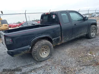 2004 Chevrolet Colorado LS Z85 with VIN 1GCCS198648176029, listed as a IAAI auction lot 41269418 with 198,985 mi miles. Bid and sale history available at carsss.com. Image 4.