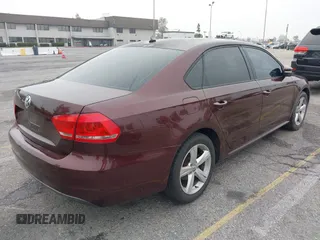 2013 Volkswagen Passat Wolfsburg Edition with VIN 1VWAP7A38DC136413, listed as a IAAI auction lot 42022470 with 265,221 mi miles. Bid and sale history available at carsss.com. Image 4.