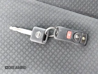 2012 Nissan Versa S z VIN 3N1BC1CP7CK800017, wystawiony jako IAAI lot #42270666 z przebiegiem 152 790 mil mil oraz . Historia ofert i sprzedaży dostępna na DreamBid. Obrazek 11.