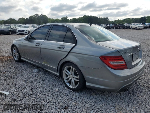 2014 Mercedes-Benz C 250 Sport z VIN WDDGF4HB8EA942721, wystawiony jako Copart lot #52629855 z przebiegiem 151 421 mil mil oraz Szkoda całkowita • Salvage title. Historia ofert i sprzedaży dostępna na DreamBid. Obrazek 2.