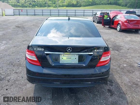 2009 Mercedes-Benz C 300 Sport z VIN WDDGF81X99F247766, wystawiony jako IAAI lot #42426314 z przebiegiem 174 256 mil mil oraz . Historia ofert i sprzedaży dostępna na DreamBid. Obrazek 17.