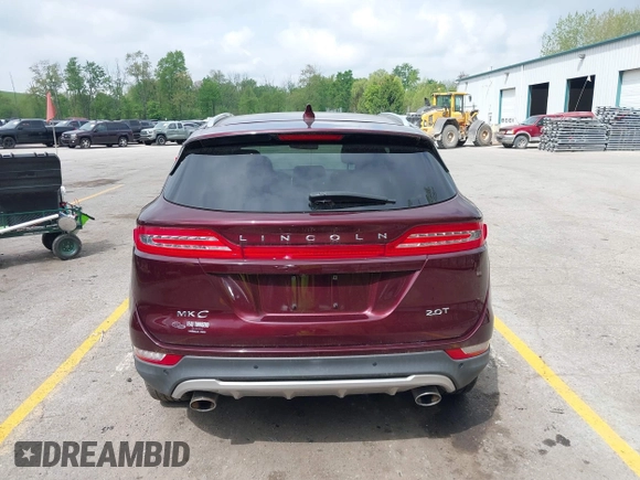 2018 Lincoln MKC Premiere z VIN 5LMCJ1C98JUL30207, wystawiony jako IAAI lot #42275853 z przebiegiem 51 206 mil mil oraz . Historia ofert i sprzedaży dostępna na DreamBid. Obrazek 17.