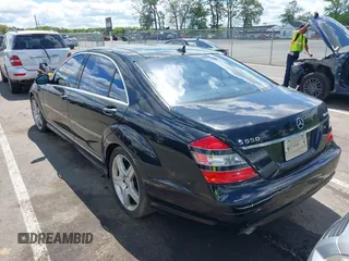 2008 Mercedes-Benz S 5.5L V8 with VIN WDDNG86X58A185159, listed as a IAAI auction lot 42221426 with 186,516 mi miles. Bid and sale history available at carsss.com. Image 3.