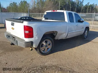 2013 Chevrolet Silverado 1500 LT with VIN 1GCRCSE06DZ273593, listed as a IAAI auction lot 41857478 with 207,175 mi miles. Bid and sale history available at carsss.com. Image 4.
