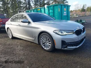 2021 BMW 5 Series 530i z VIN WBA53BH04MCG83743, wystawiony jako IAAI lot #41719318 z przebiegiem 82 975 mil mil oraz . Historia ofert i sprzedaży dostępna na DreamBid. Obrazek 1.