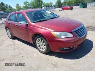 2013 Chrysler 200 Limited with VIN 1C3CCBCGXDN528375, listed as a IAAI auction lot 42095856 with 182,008 mi miles. Bid and sale history available at carsss.com. Image 1.