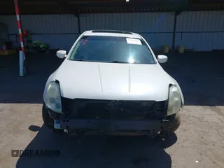 2005 Nissan Maxima SE z VIN 1N4BA41E45C827695, wystawiony jako IAAI lot #41988203 z przebiegiem 94 945 mil mil oraz . Historia ofert i sprzedaży dostępna na DreamBid. Obrazek 13.