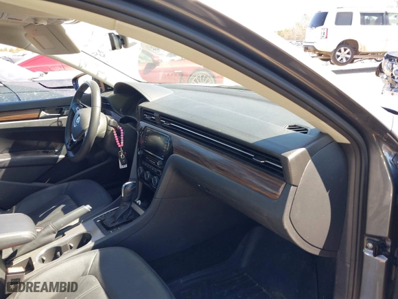 2022 Volkswagen Passat 2.0T Limited Edition with VIN 1VWBA7A33NC009785, listed as a IAAI auction lot 41639005 with 69,484 mi miles. Bid and sale history available at carsss.com. Image 5.