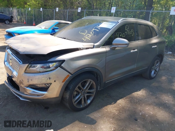 2019 Lincoln MKC Reserve with VIN 5LMCJ3D93KUL53163, listed as a IAAI auction lot 42097105 with 71,066 mi miles and . Bid and sale history available at DreamBid. Image 17.