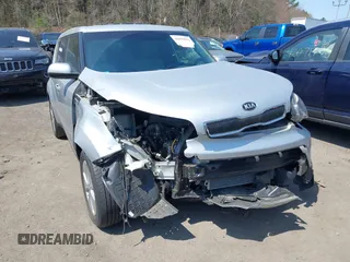 2015 Kia Soul with VIN KNDJN2A26F7767966, listed as a IAAI auction lot 42079812 with 25,870 mi miles and . Bid and sale history available at DreamBid. Image 6.