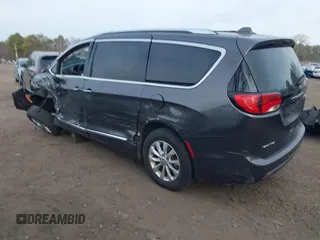 2018 Chrysler Pacifica Touring L Plus z VIN 2C4RC1EG9JR234929, wystawiony jako IAAI lot #41889519 z przebiegiem 87 924 mil mil oraz . Historia ofert i sprzedaży dostępna na DreamBid. Obrazek 13.