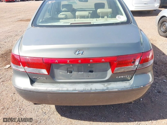 2008 Hyundai Azera Limited with VIN KMHFC46F58A252140, listed as a IAAI auction lot 42042343 with 201,418 mi miles. Bid and sale history available at carsss.com. Image 6.