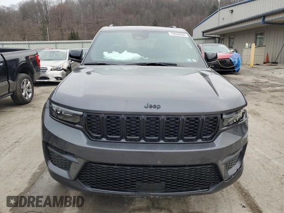 2025 Jeep Grand Cherokee Laredo with VIN 1C4RJHAG4SC272275, listed as a Copart auction lot 79920004 with 712 mi miles and Salvage Title. Bid and sale history available at DreamBid. Image 5.