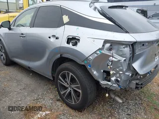 2024 Lexus RX 350 z VIN JTJCHMAA4R2017497, wystawiony jako IAAI lot #42151491 z przebiegiem 17 707 mil mil oraz . Historia ofert i sprzedaży dostępna na DreamBid. Obrazek 3.