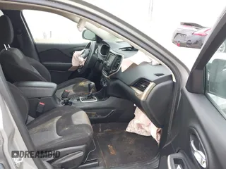 2018 Jeep Cherokee Latitude with VIN 1C4PJLCX7JD558850, listed as a IAAI auction lot 42199243 with 109,780 mi miles. Bid and sale history available at carsss.com. Image 5.