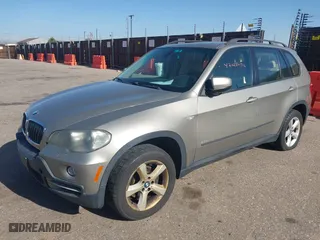 2007 BMW X5 3.0si with VIN 4USFE43527LY80776, listed as a IAAI auction lot 42025072 with 196,302 mi miles. Bid and sale history available at carsss.com. Image 2.