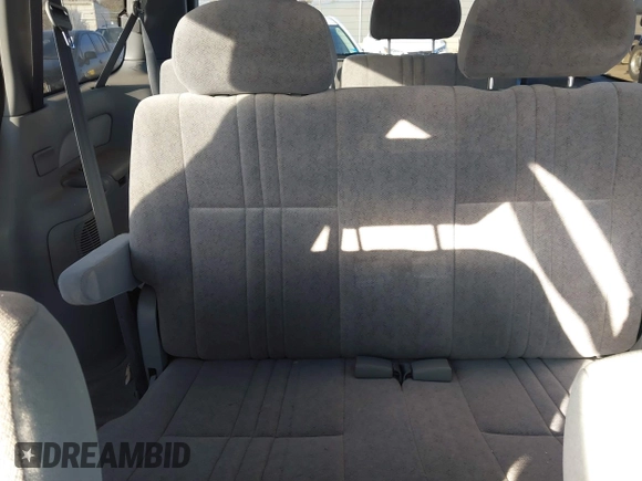 2000 Toyota Sienna CE with VIN 4T3GF19CXYU297351, listed as a IAAI auction lot 41086347 with 40,258 mi miles. Bid and sale history available at carsss.com. Image 8.